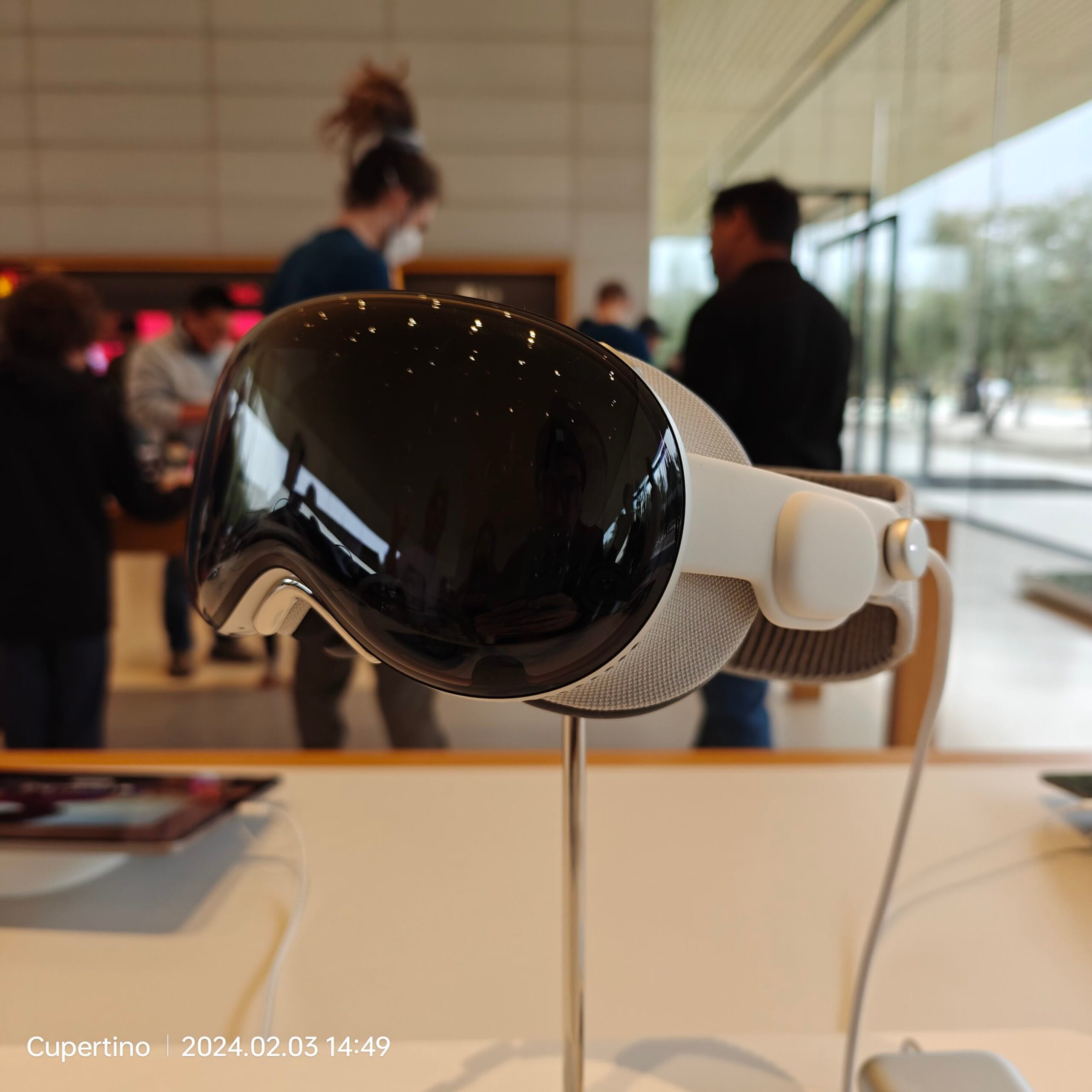 Recortes de Apple en Siri y Vision Pro: imagen del casco Apple Vision Pro