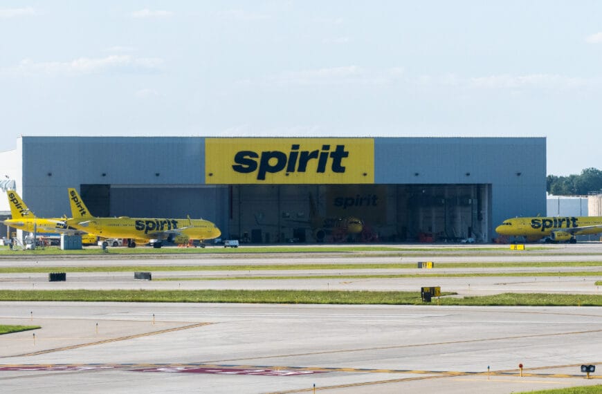 Google compra datos de Spirit Airlines: avión de la aerolínea en el aeropuerto DTW